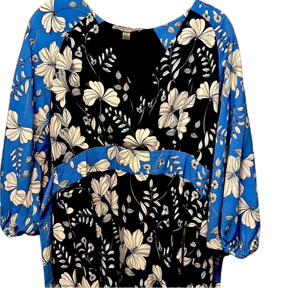 Well made, worn once. lined with sash ties. Navy, light blue and white print. - Picture 1 of 5